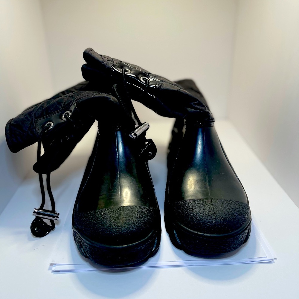 Stuart Weitzman Women’s Rubber Rain/Winter boots